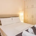 Elena's 2 Апартаменты